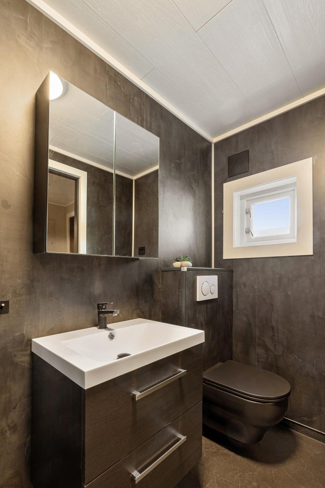 Central And Newly Renovated Apartment For Rent Tromsø Buitenkant foto