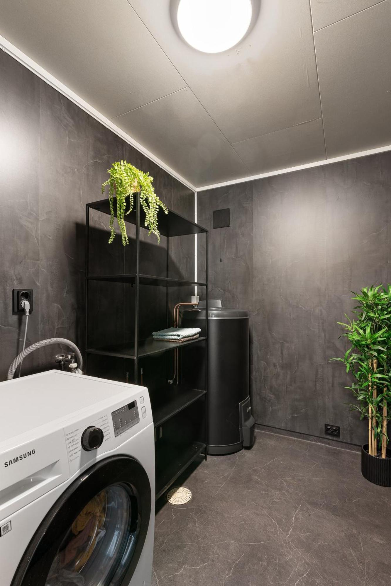 Central And Newly Renovated Apartment For Rent Tromsø Buitenkant foto